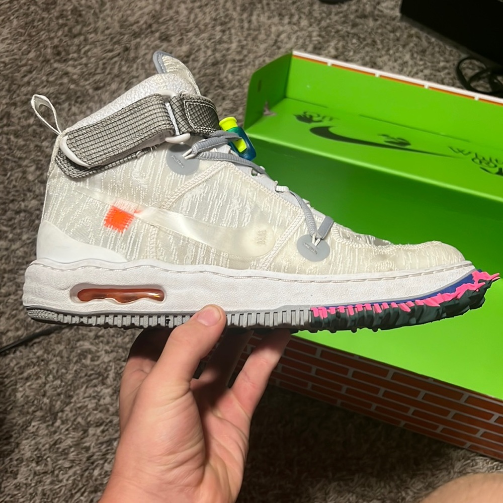 Off-White Air Force 1 Mid SP